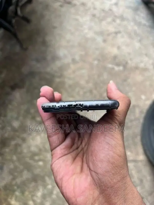Apple iPhone 8 (Used)
