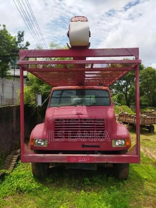 International Man Bucket