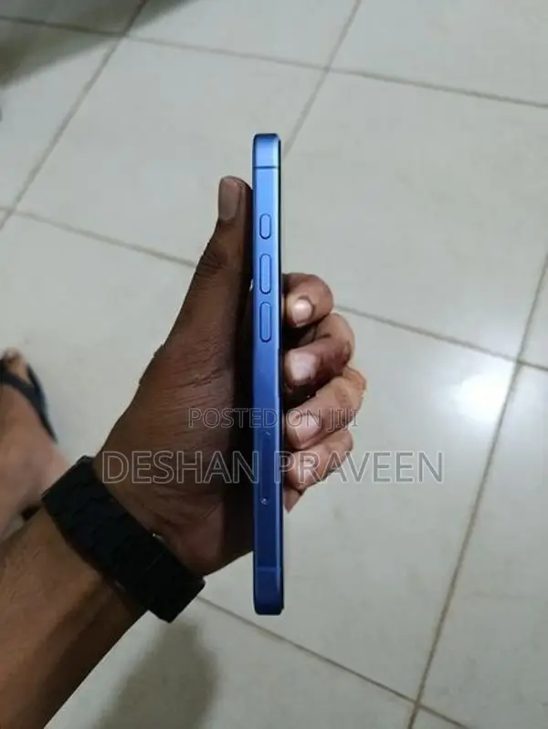Apple iPhone 16 128GB (Used)