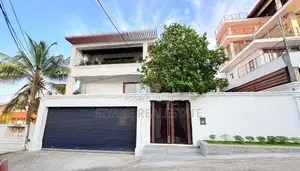 Luxury 3-Storey House with Rooftop Bar for Sale – Kotte