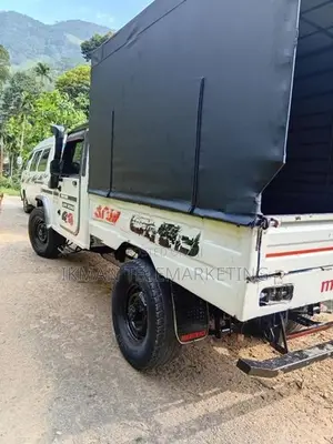 Mahindra Bolero 2012