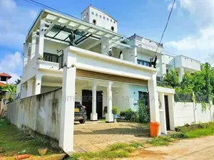Luxury House For Sale in Negombo ( 5 Rooms )