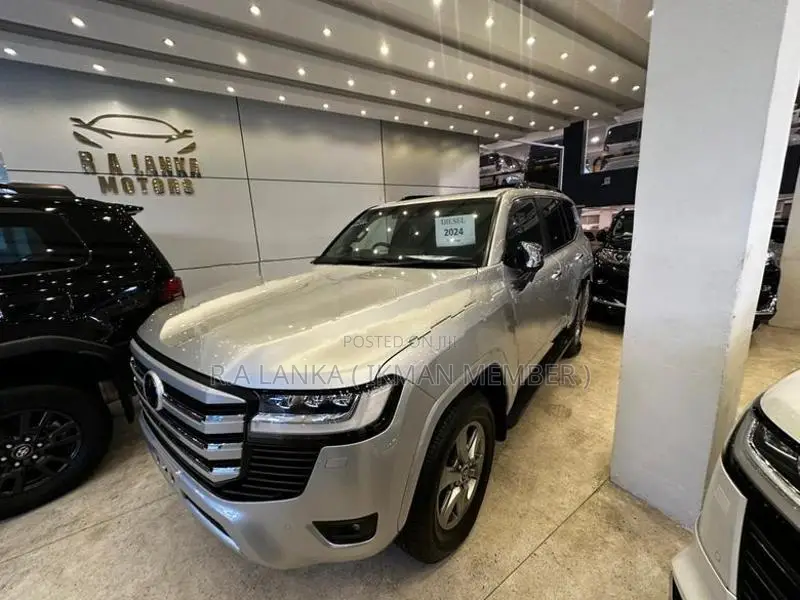 Toyota Land Cruiser Sahara V6 7 seat AUSTRALIAN 2024