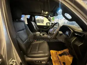 Toyota Land Cruiser Sahara V6 7 seat AUSTRALIAN 2024