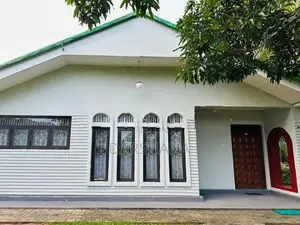 කැගල්ල නගර සීමාව තුල පර්චස් 28 ක අංග සම්පූර්ණ නිවස විකිනීමට