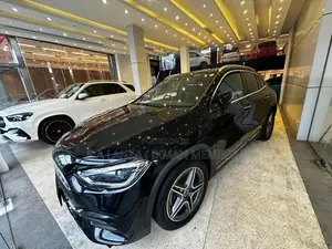 Mercedes Benz GLA 180 AMG Line 2023