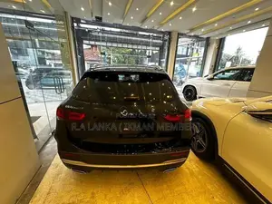 Mercedes Benz GLA 180 AMG Line 2023