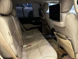 Toyota Land Cruiser V6 ZX 300 2023