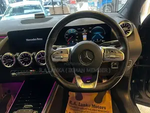 Mercedes Benz GLA 180 AMG Line 2023