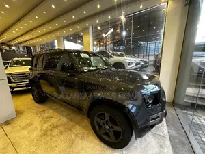 Land Rover Defender 110 X Dynamic 2025