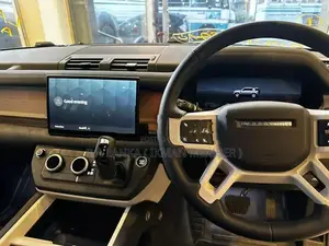 Land Rover Defender 110 X Dynamic 2025