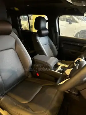 Land Rover Defender 110 X Dynamic 2025