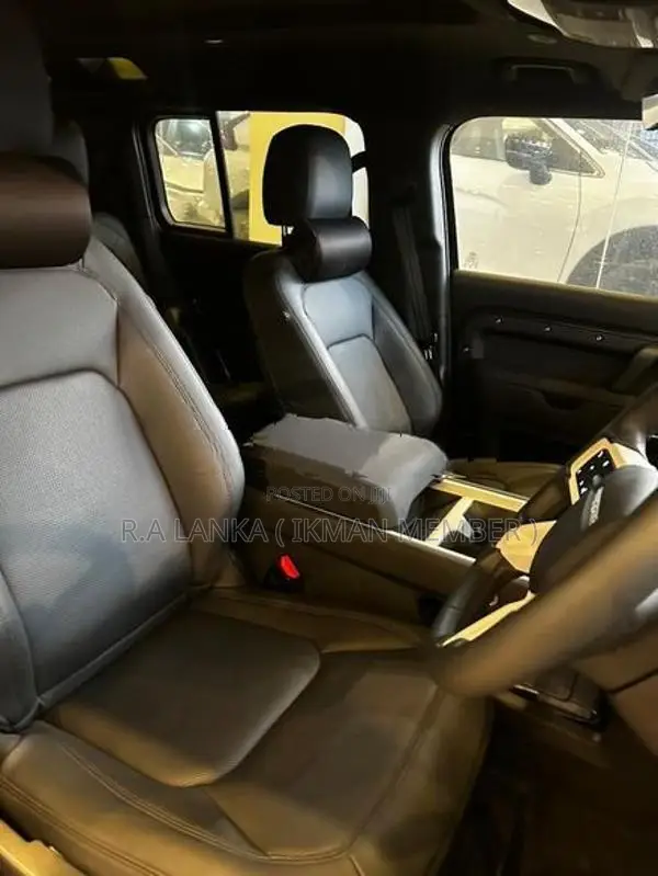 Land Rover Defender 110 X Dynamic 2025