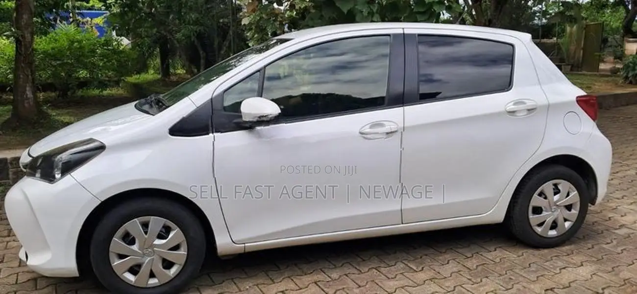 Toyota Vitz 2015