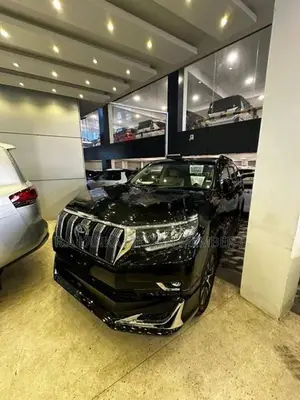 Toyota Land Cruiser Prado TRJ 150 2023