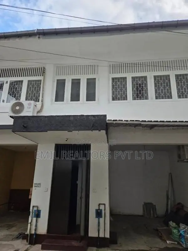 3 Bedroom House for Rent – Gregory’s Road, Colombo 07 (Ref: EM022SR)