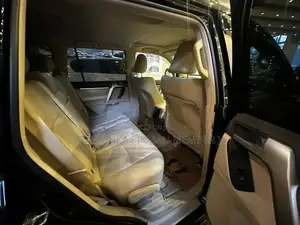 Toyota Land Cruiser Prado TRJ 150 2023