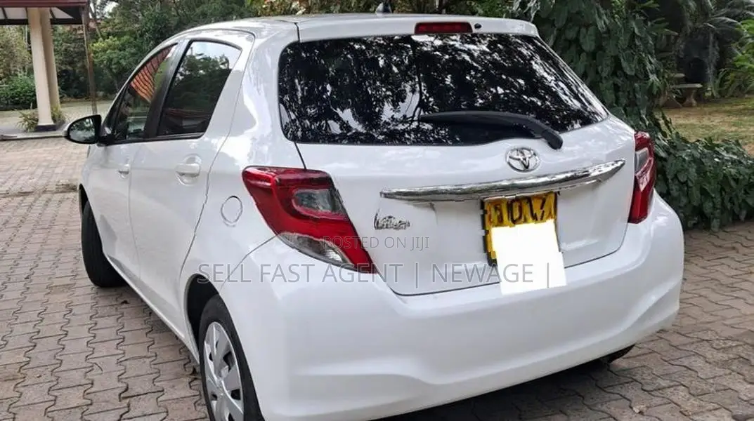 Toyota Vitz 2015