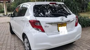 Toyota Vitz 2015