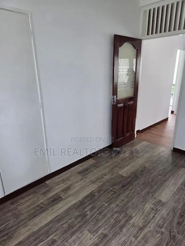 3 Bedroom House for Rent – Gregory’s Road, Colombo 07 (Ref: EM022SR)