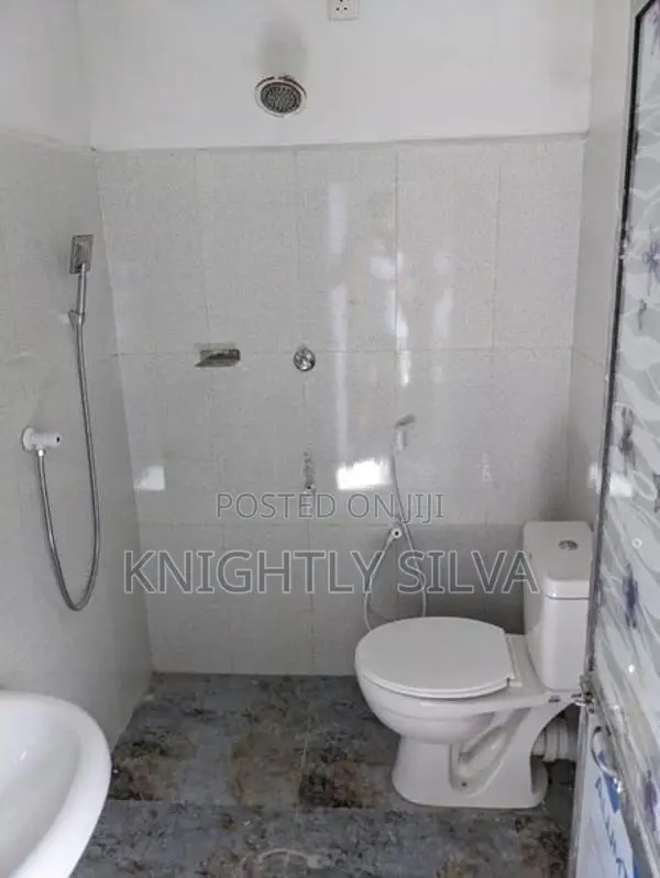 Upstairs House for Rent in Waligampitiya Ja Ela