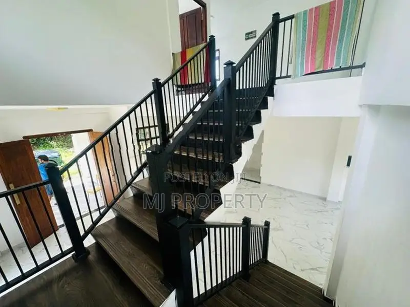 ( DS-1016)Valuable Two Storey House Sale in Athurugiriya