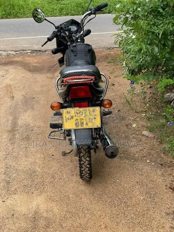 Bajaj CT100 2015