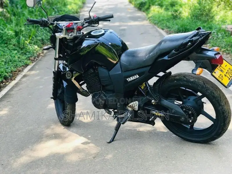 Yamaha FZS V1 2011