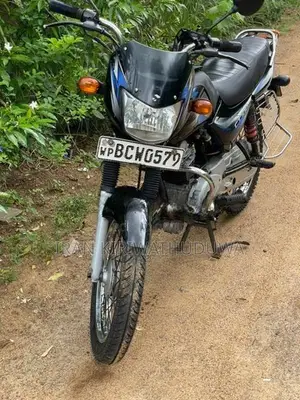 Bajaj CT100 2015