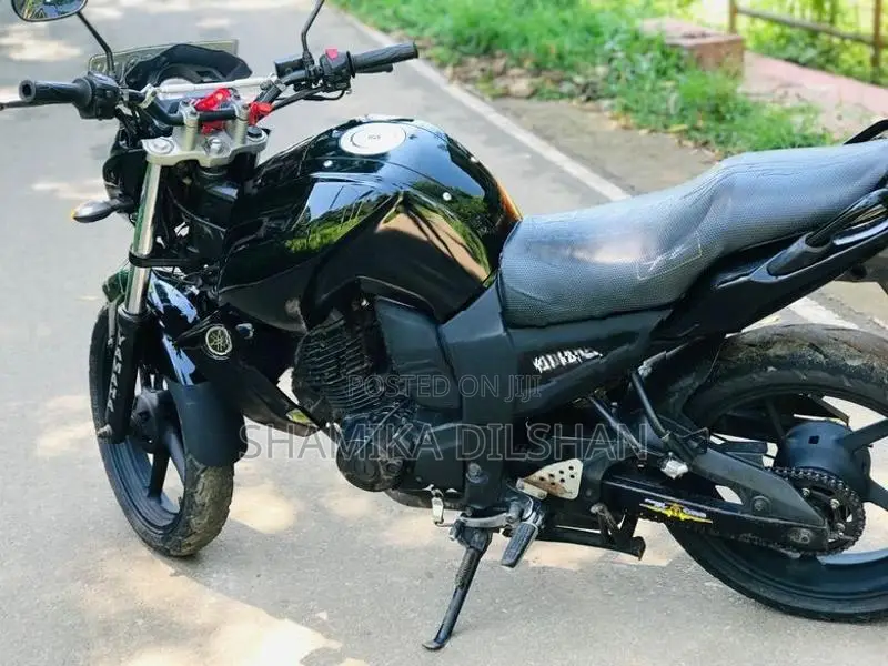 Yamaha FZS V1 2011