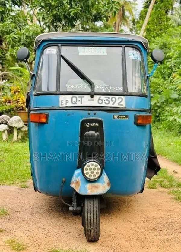 Bajaj RE 2009