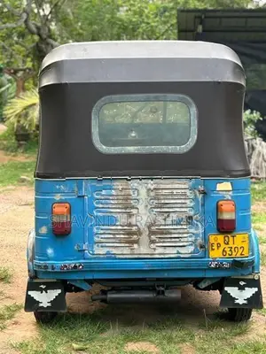 Bajaj RE 2009