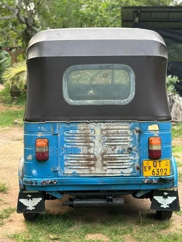 Bajaj RE 2009