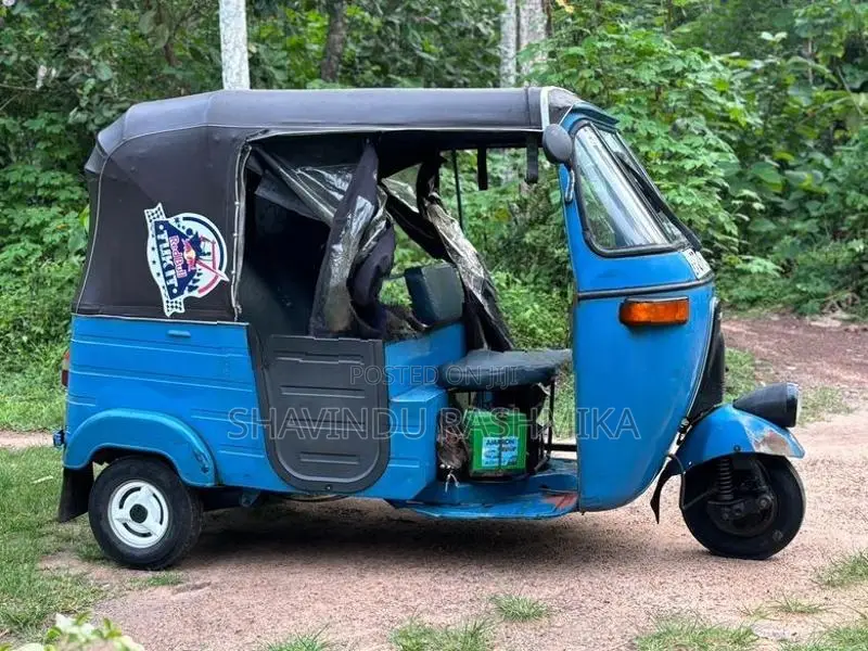 Bajaj RE 2009