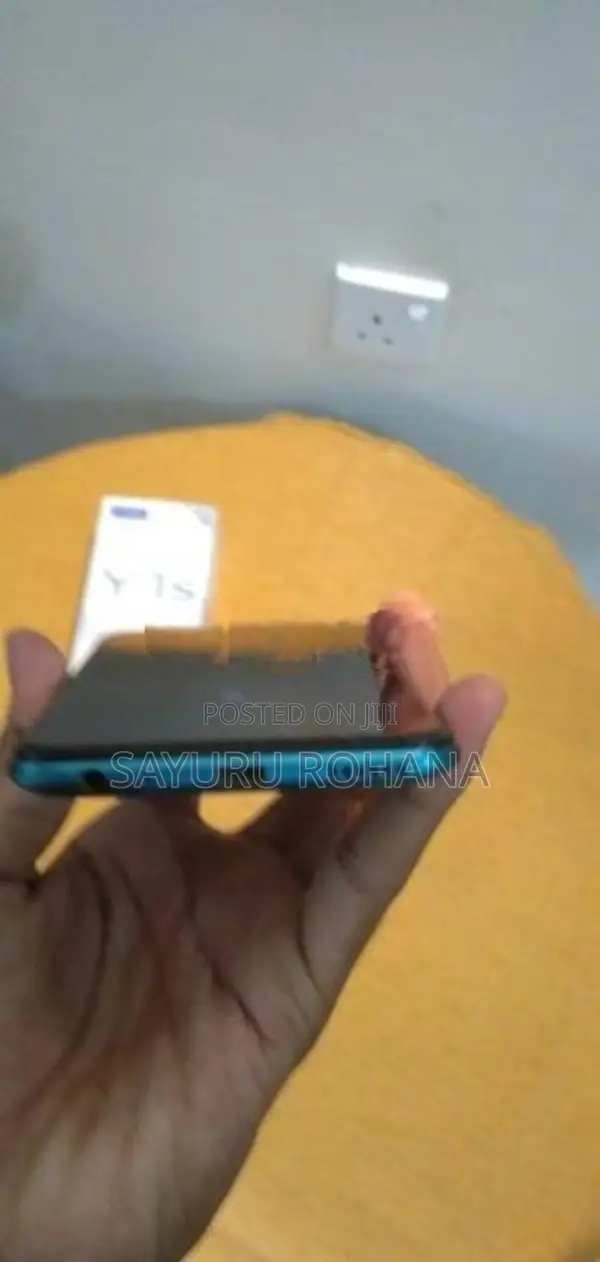Vivo Y1s (Used)