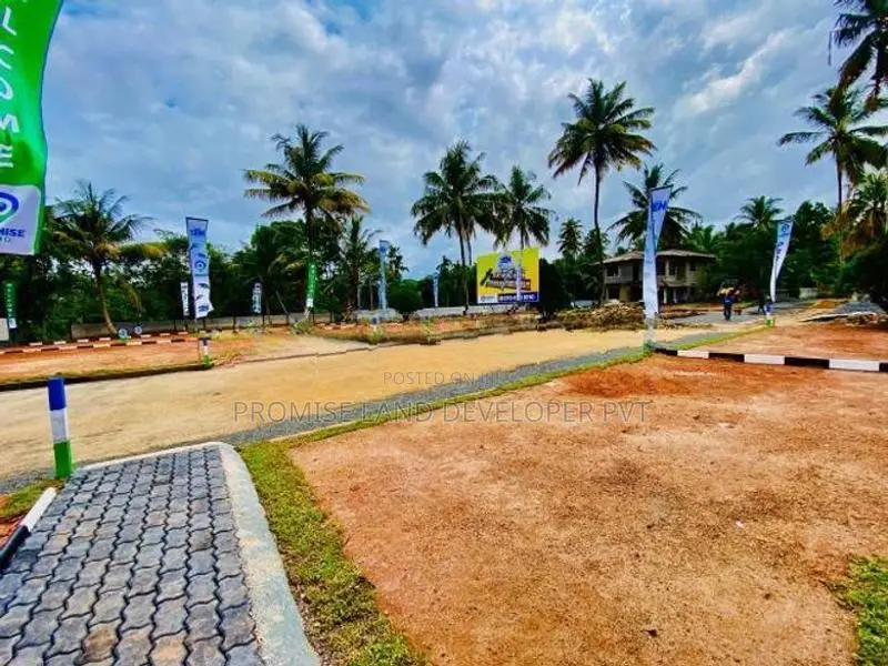Wadduwa Thalpitiya Galle Road 5m Most Valuable 6&7 p Land for Sale D29