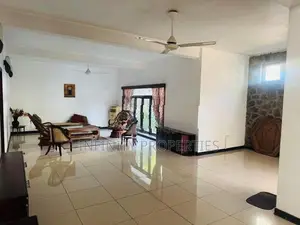 (AF916) Spacious Residential House for Sale – Pamankade, Colombo 06