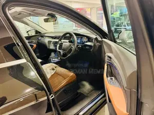 Audi e-tron 50 Q8 Quattro SUV BN 2024