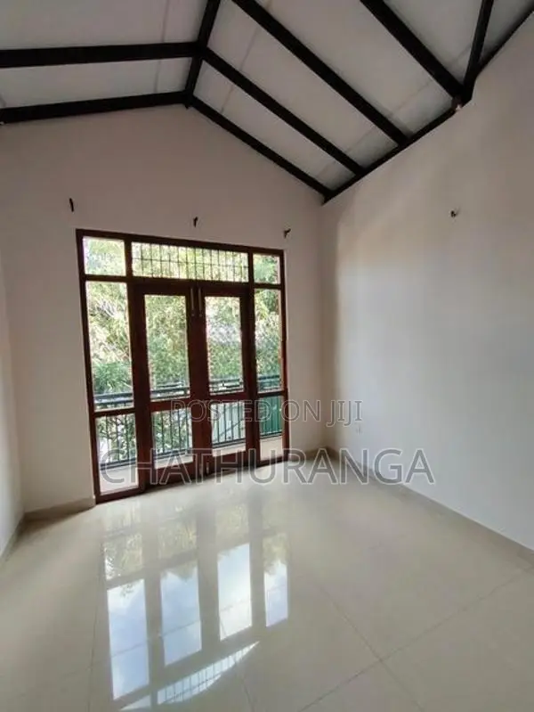 2 Story House for Sale Near Highway Entrance Kadawatha
