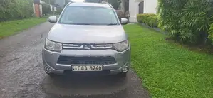 Mitsubishi Outlander petrol 2013
