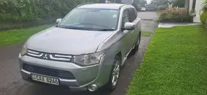Mitsubishi Outlander petrol 2013