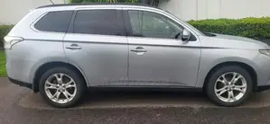 Mitsubishi Outlander petrol 2013