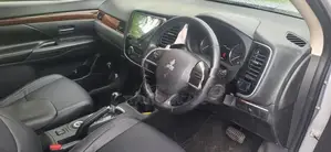 Mitsubishi Outlander petrol 2013