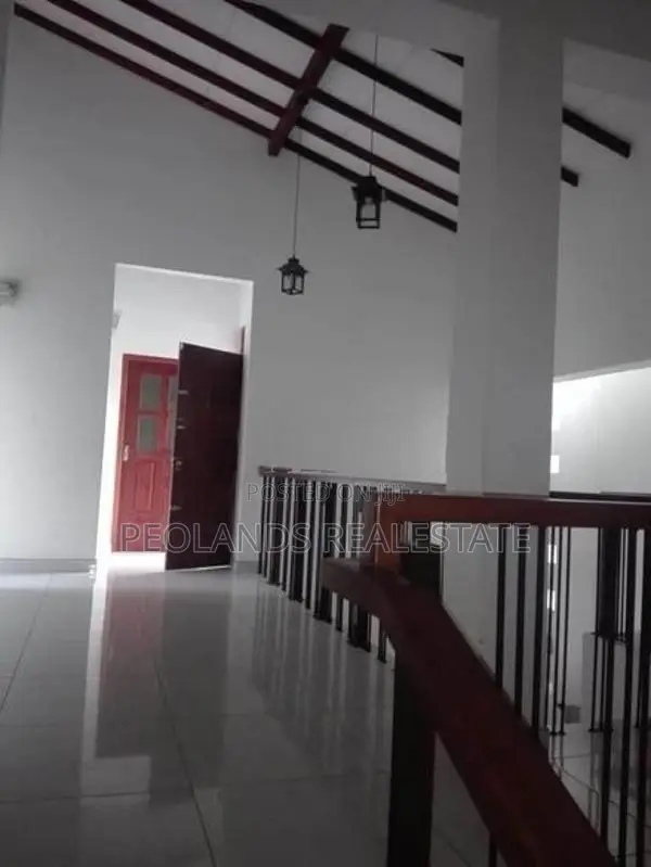 (RR332) Fully Furnished Two Storey House for Rent in Bandaragama