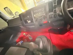 Isuzu Elf NPR85 2011