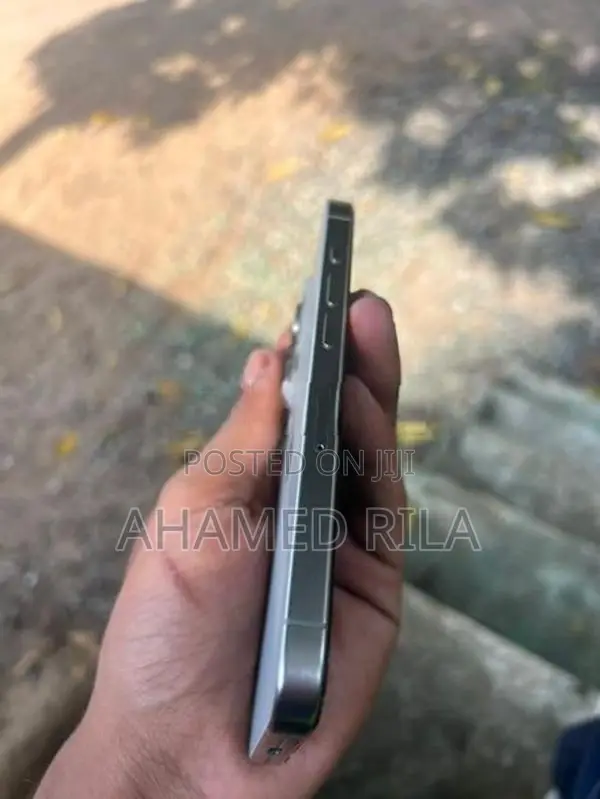 Apple iPhone 15 Pro (Used)