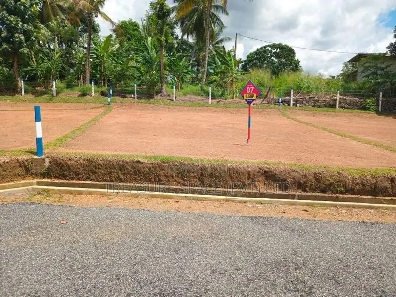 Land for Sale at Homagama Diyagama Near 280 Bus Route