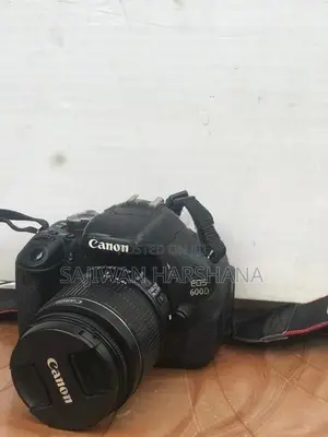 Canon EOS 600D Camera