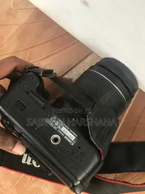 Canon EOS 600D Camera