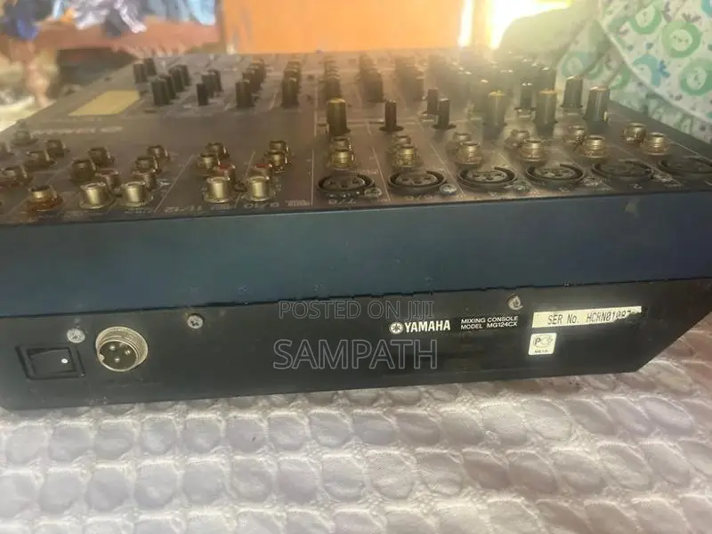 Yamaha MG 124cx